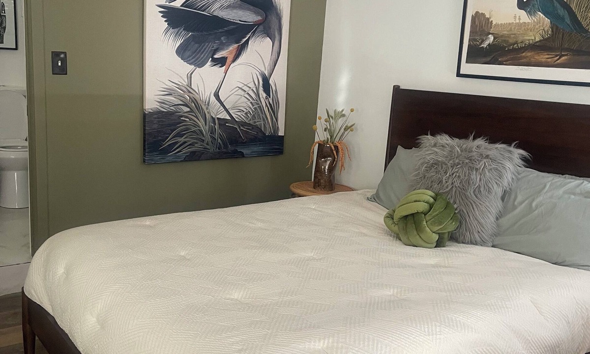 Mid-Wilshire Apartment | Bohemian style guest house