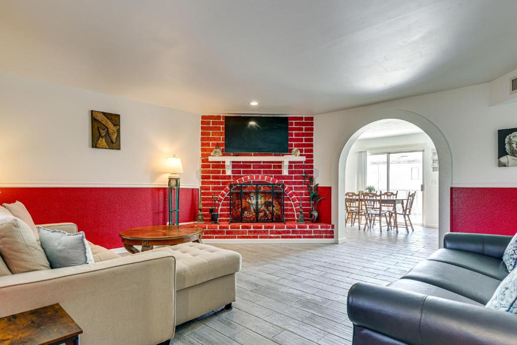 Holiday Shores House | Bullhead City Home - Near Colorado River!
