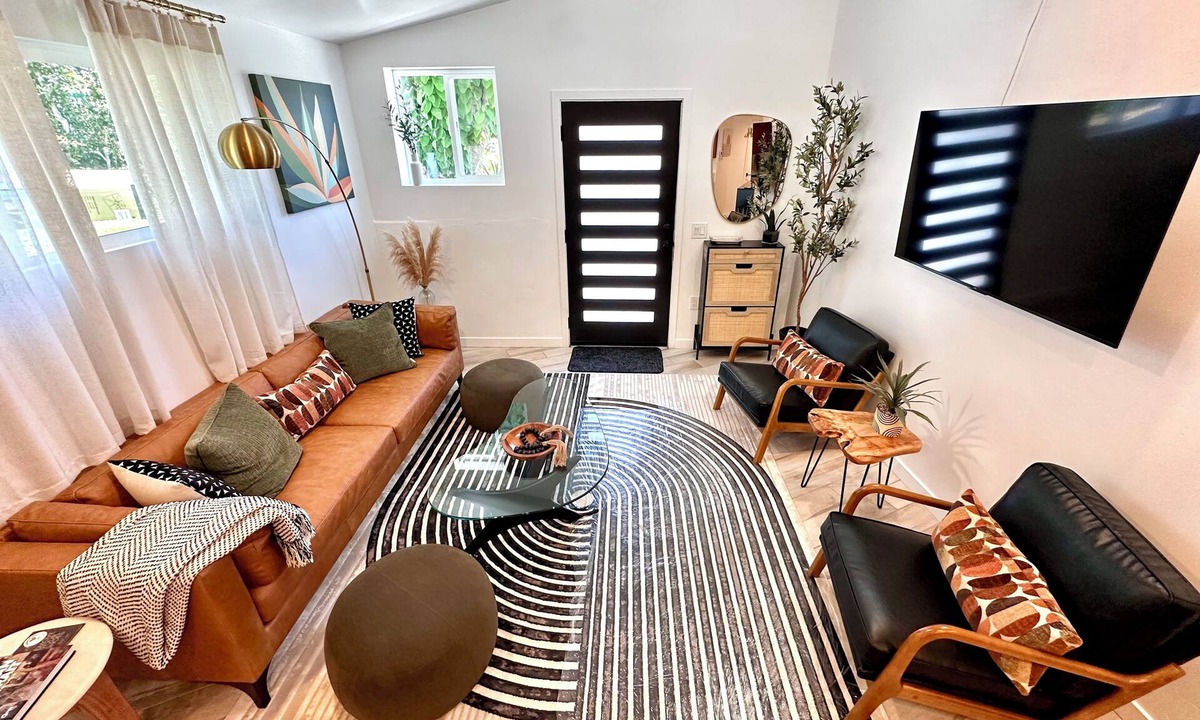 Vista House | Casa Agave, Private Guest House, 2 bedrooms, 1 bath, 3 beds, game room and yard!