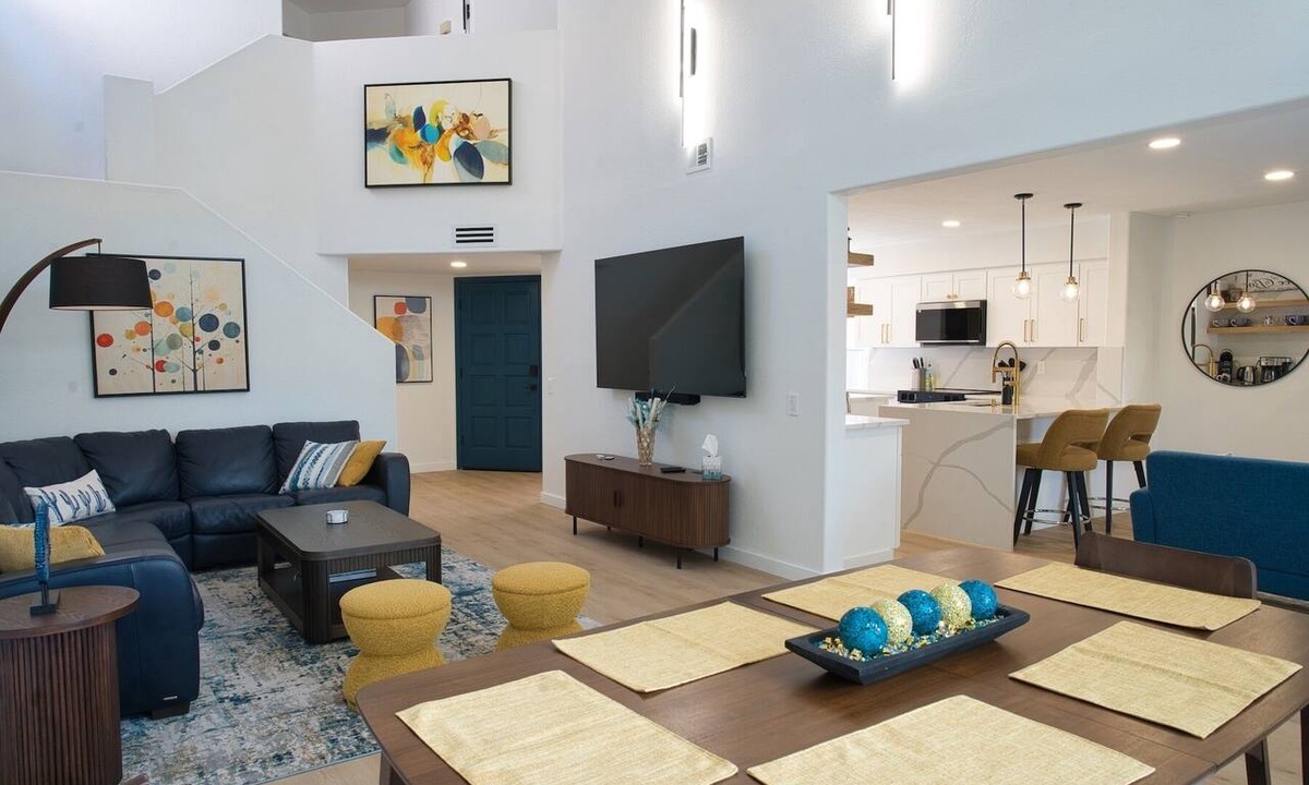 Ventana De Sabino Villas House | Casa de Sabino – Modern Retreat near Sabino Canyon