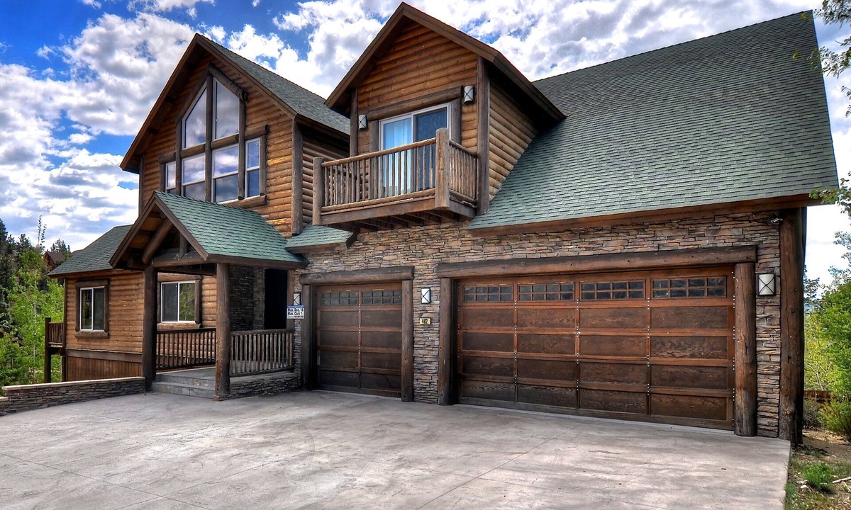 Castle Glen Estates House | Castle Glen Dream Estate! Spa, movie theater, lake and mountain views!