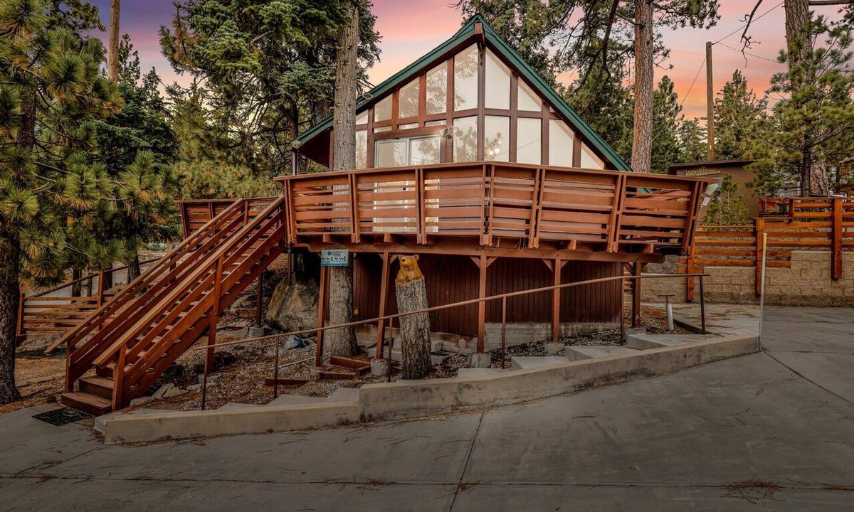 Boulder Bay Cabin | Castle Rock Cabin #1 ~ Comfortable cabin with modern amenities and deck - near hiking and lake