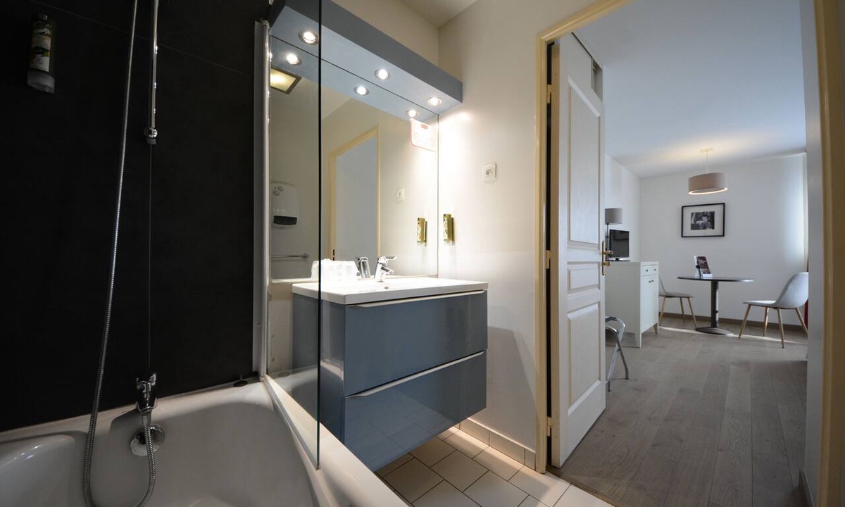Chatou Hotel | Cerise Chatou