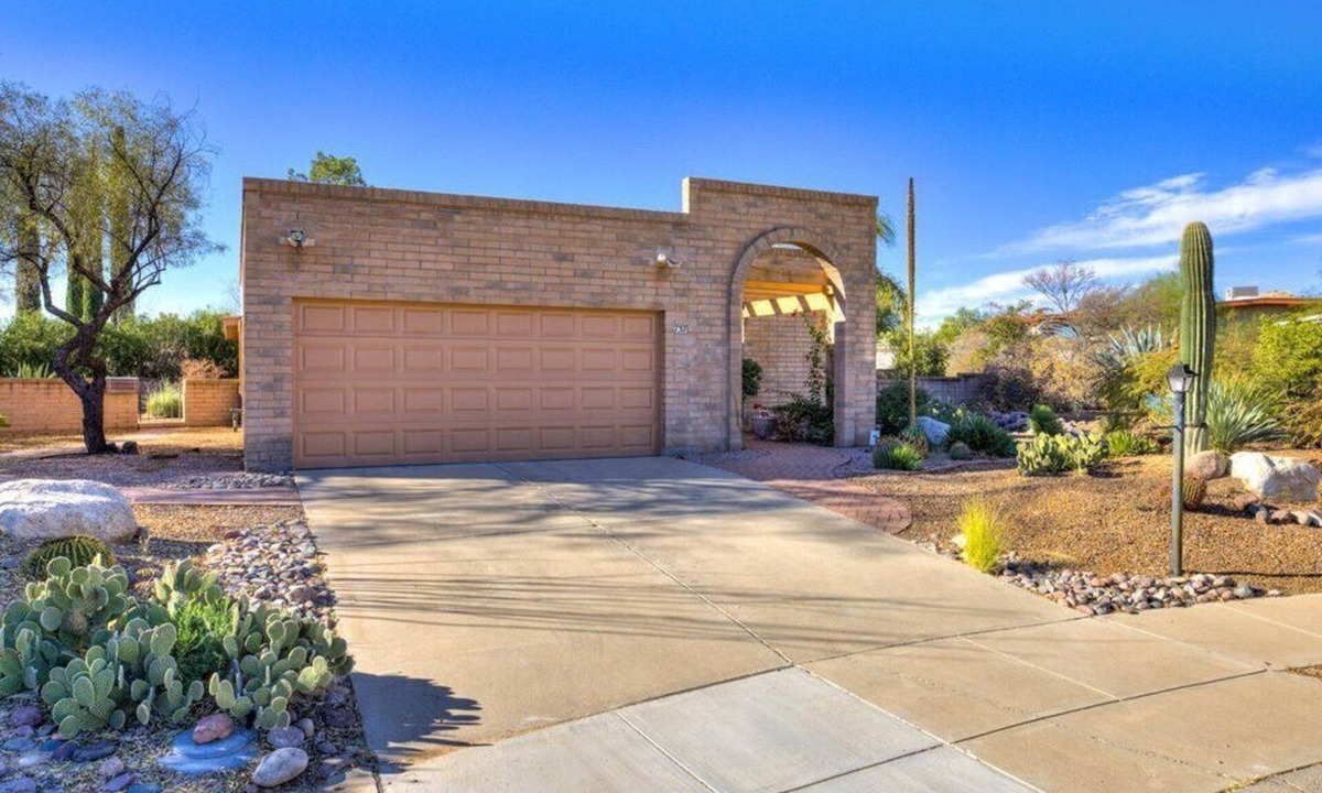 Villages of Green Valley House | Charming 2-bedroom house in welcoming Green Valley with WiFi, AC