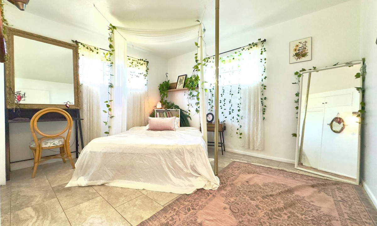 Alegre Community Cottage | Charming 3-bedroom cottage with AC, fitness room in Tempe
