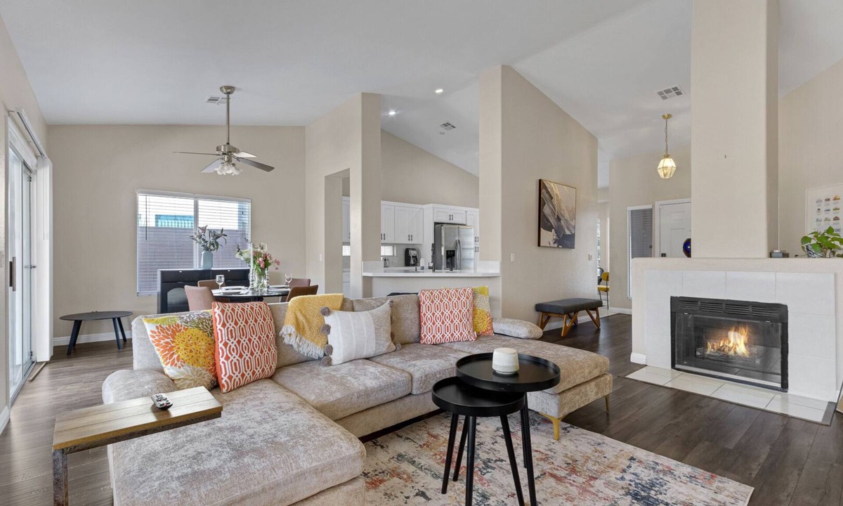 Paradise House | Charming 3BD Residence Just 5 Minutes from Las Vegas Airport