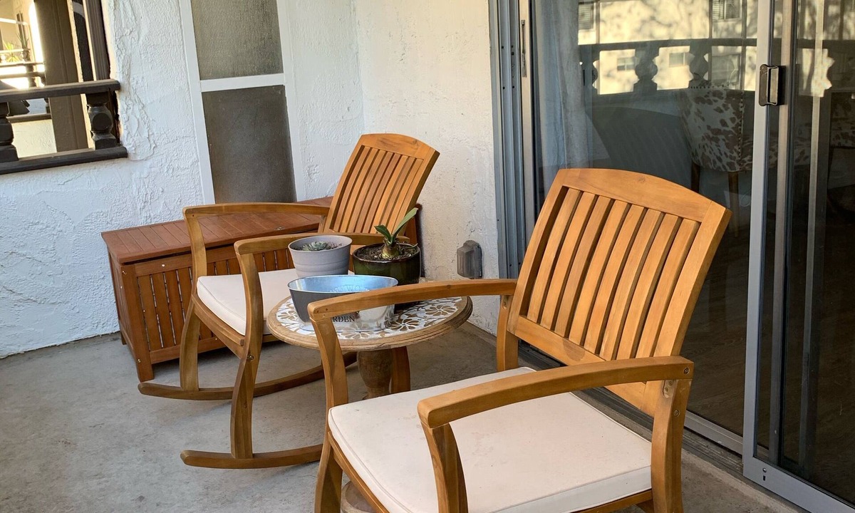 Westlake Village Condo | Charming Condo in the Heart of Westlake Village