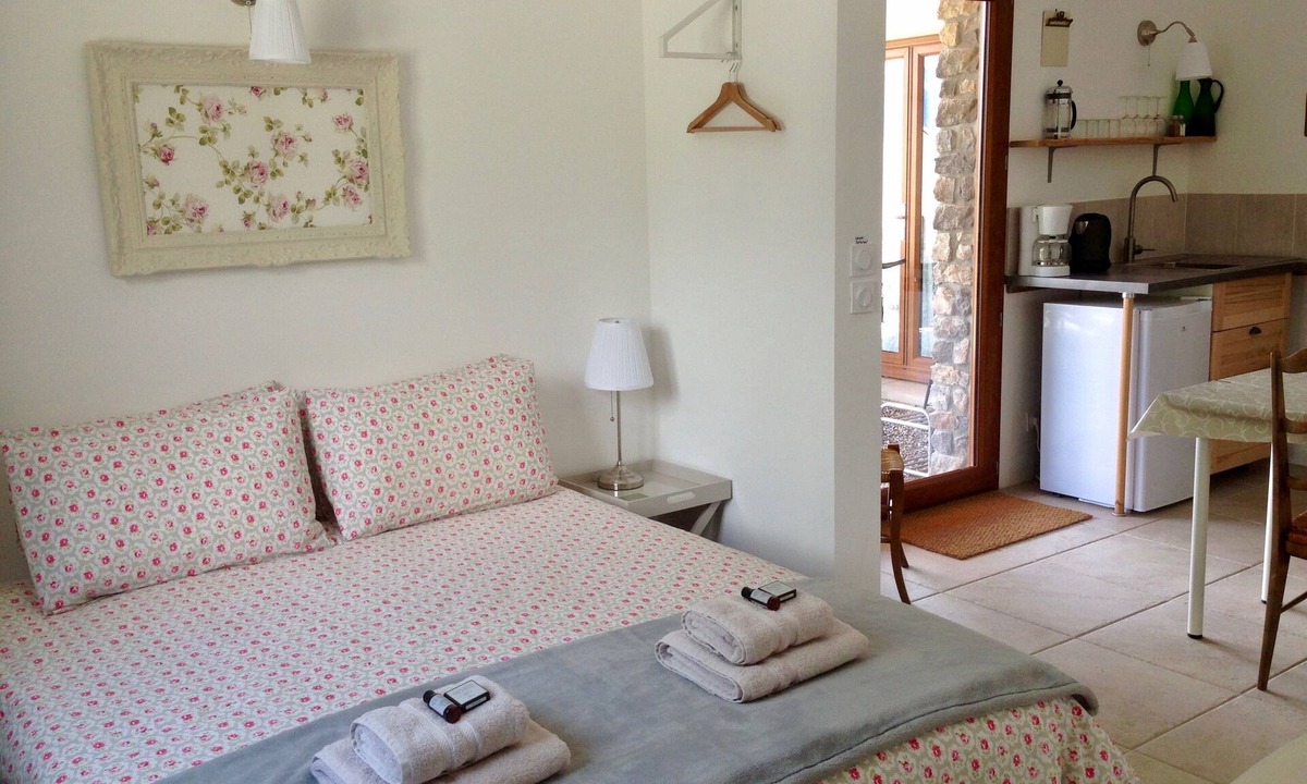 Chorges Apartment | Charming Little Studio Room in Tranquil Hamlet 4km from Chorges. Perfect for 2.