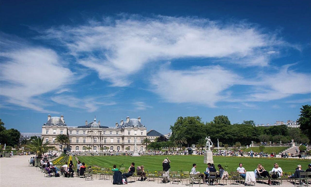 Val-de-Grace Apartment | CHARMING & SPACIOUS STUDIO STEPS FROM LUXEMBOURG GARDENS