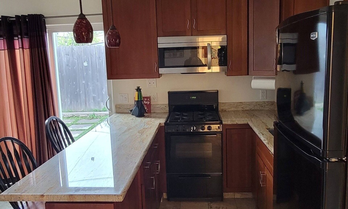 Rolando Village Cottage | Charming Studio Cottage in fabulous San Diego with all amenities!