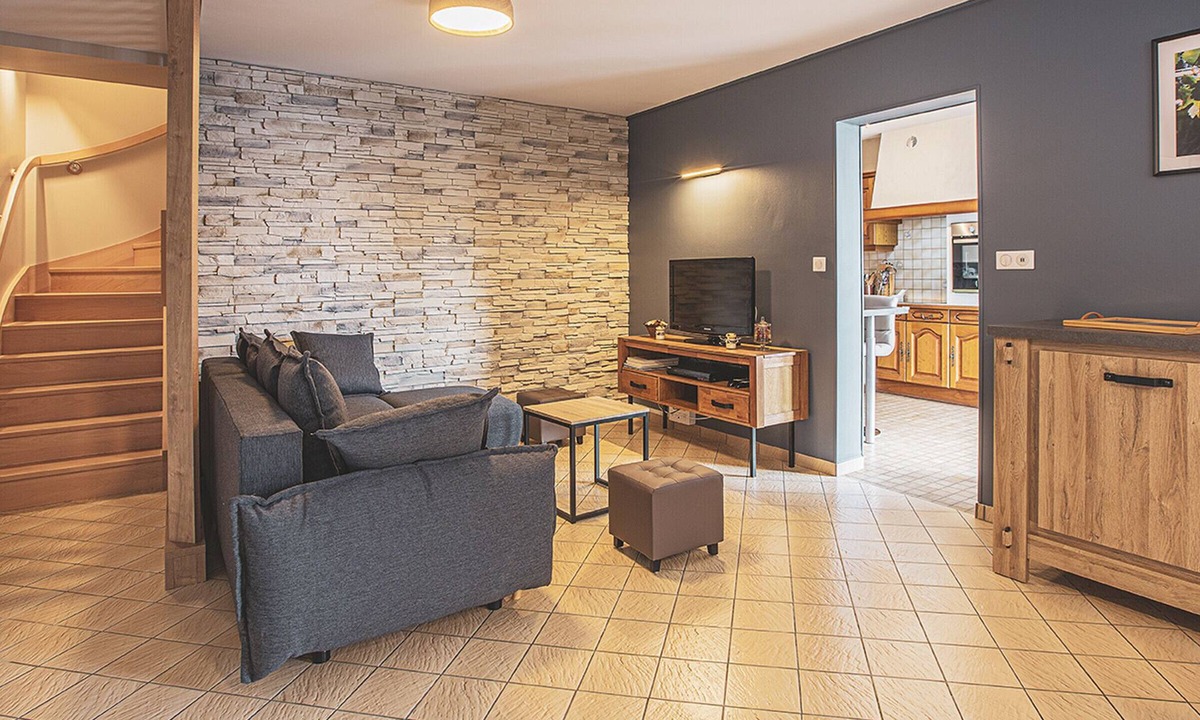 Sambin Cottage | Charming Winemaker's House in Castle Heartland, Terrace and Modern Comfort