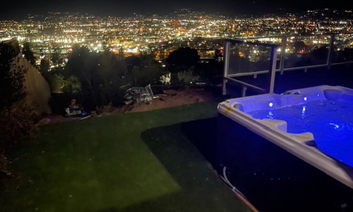 El Cajon House | Close to Beaches, Spectacular Views w/hot tub