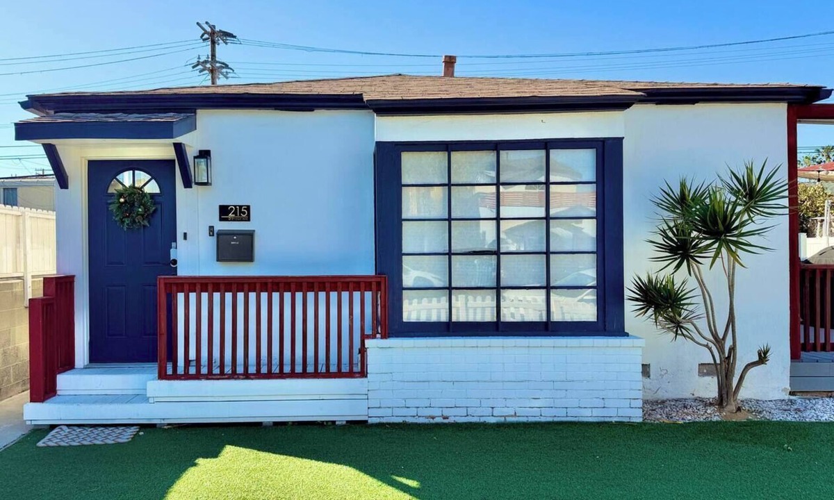Belmont Shore Villa | Coastal Cozy Home | Hot Tub Walk to Beach& Bars