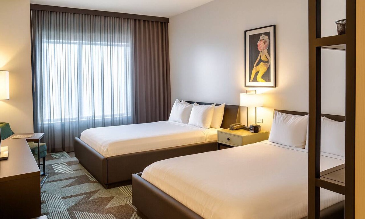 Downtown Las Vegas Hotel | Comfort and Convenience! FREE Parking, Rooftop Pool, Pet-friendly Property!