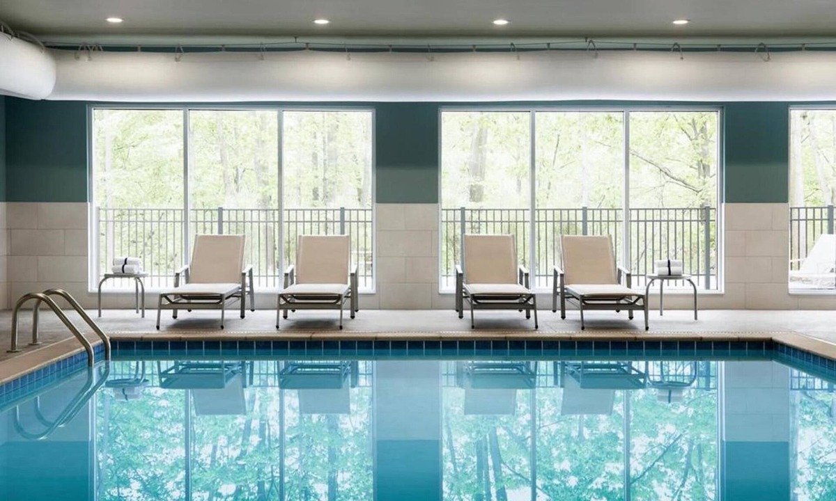 Barstow Hotel | Comfortable Room w/Free Breakfast & Parking – Ideal for Road Trippers on I-15