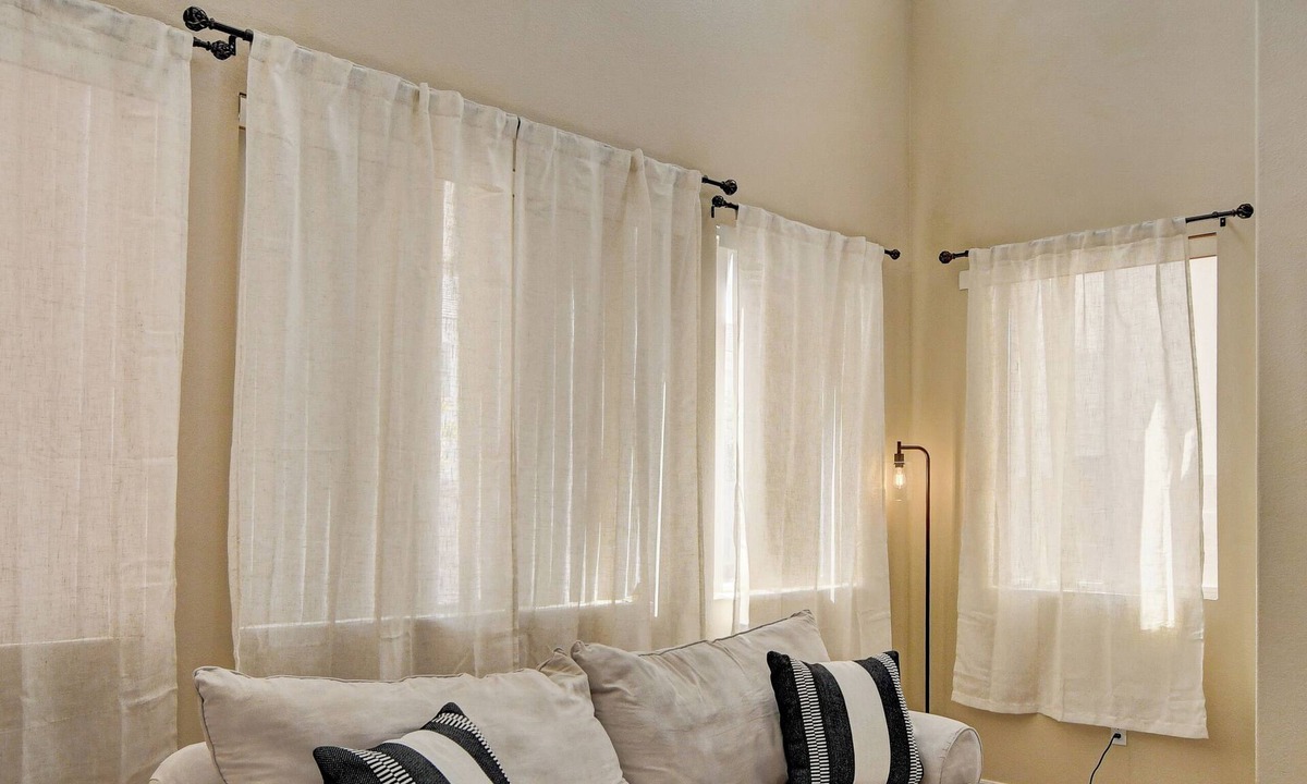 Sovana House | Comfy 4BR Farmhouse Open Kitchen BBQ Pet Friendly Great Location-30 days minimum