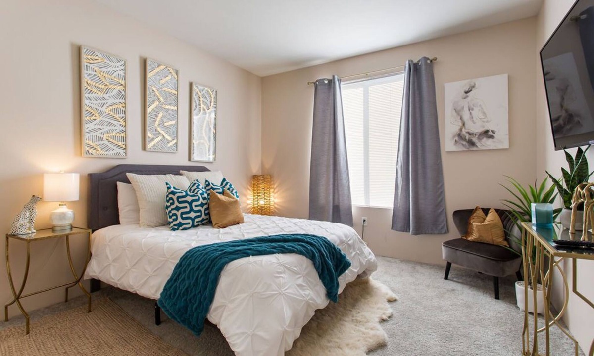 Atwater Village Apartment | Comfy SANCTUARY- LAX Airport/SOFI Stadium/3 HOT TUBS/2 POOLS