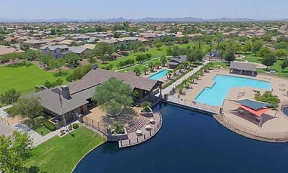 Maricopa House | Community with 2 Pools, Gym, Pickleball, Tennis, Bike & Walking Paths & More!