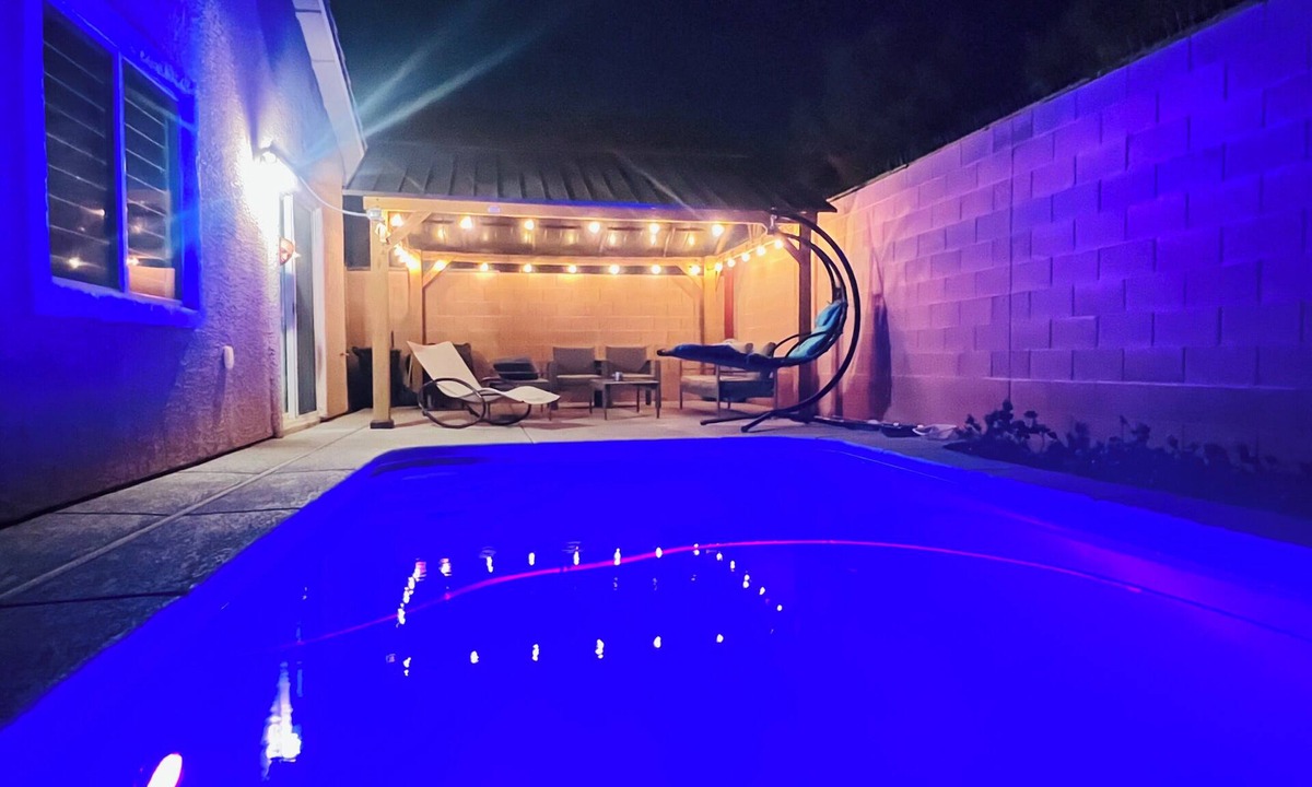 Enterprise House | Contemporary Family & Business Friendly House with Pool