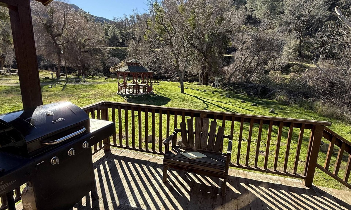 Winters Cottage | Cottage, Sleeps 6 - Creekside Cottage, 1 Bedroom, Sleeps 4-6