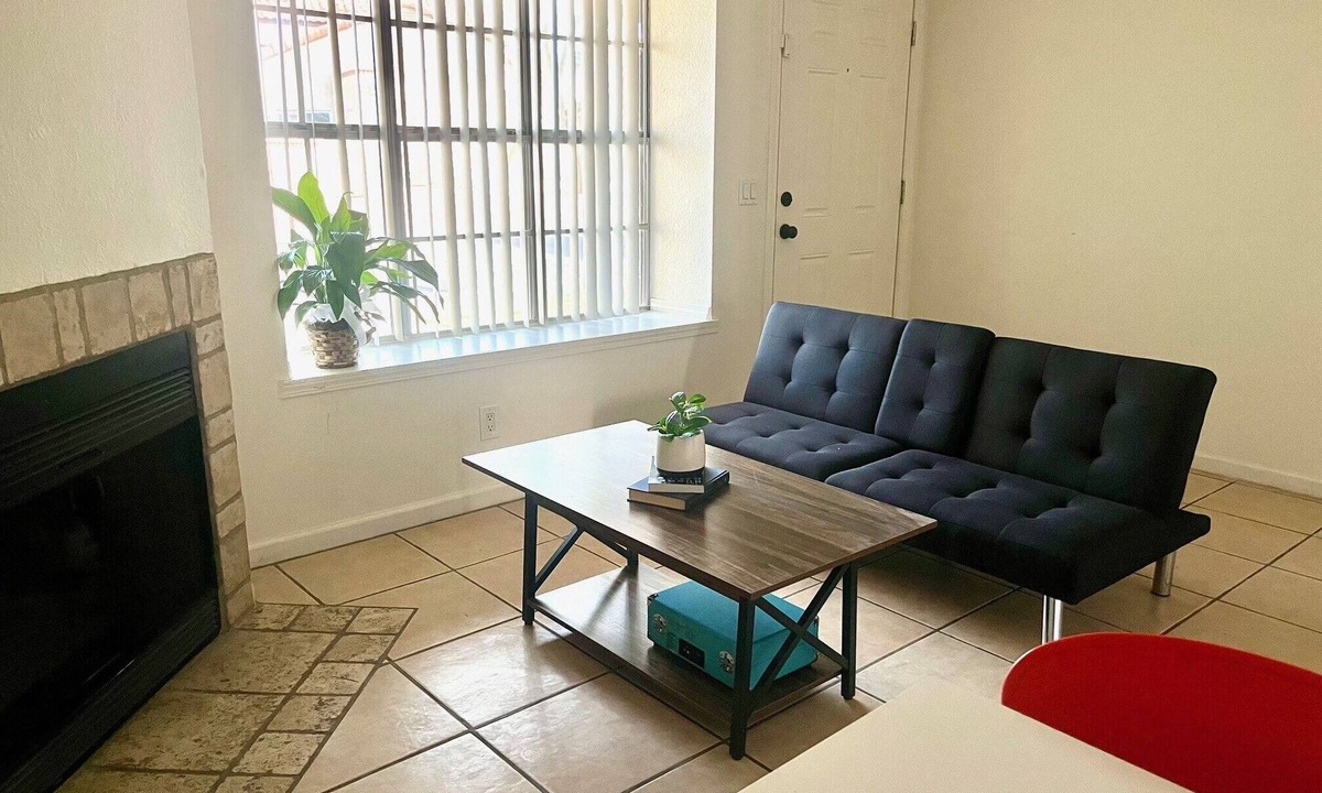 Villa De Paz Condo | Cozy 1-bedroom condo near State Farm Stadium and Dodger's spring training field.