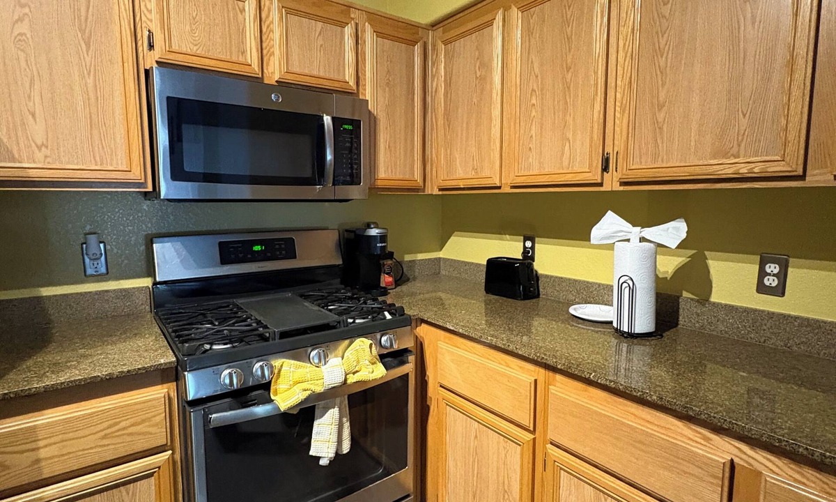Las Vegas Condo | Cozy 1-bedroom condo in pleasant Las Vegas with AC and gym