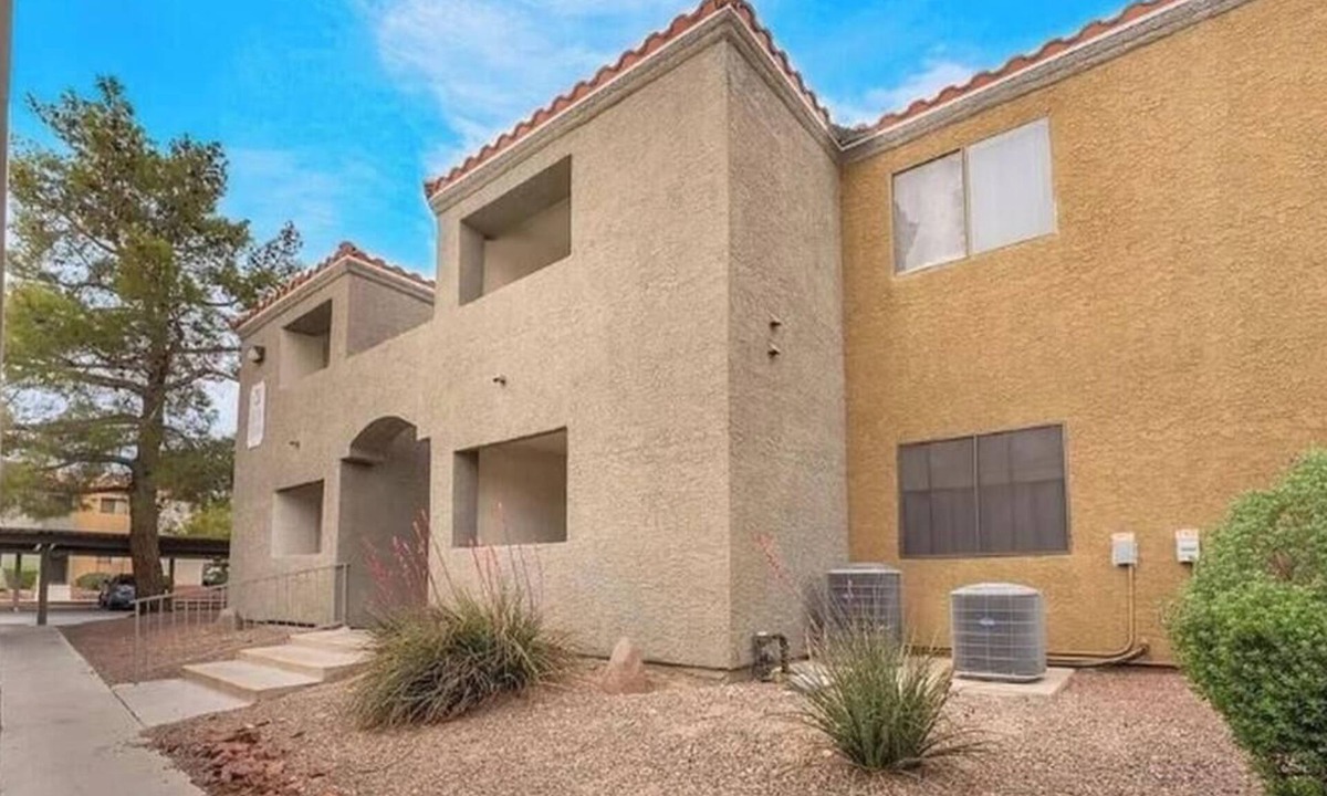 Desert Shores Condo | Cozy 1-bedroom condo in fabulous Las Vegas with AC and gym access near lake.