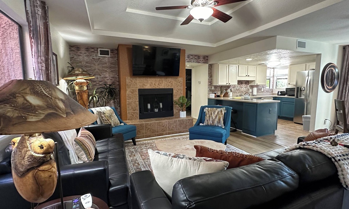 Tucson Condo | Cozy 2bd/2ba 1st fl condo by Sabino Canyon in Tucson w pool, pickleball, pets