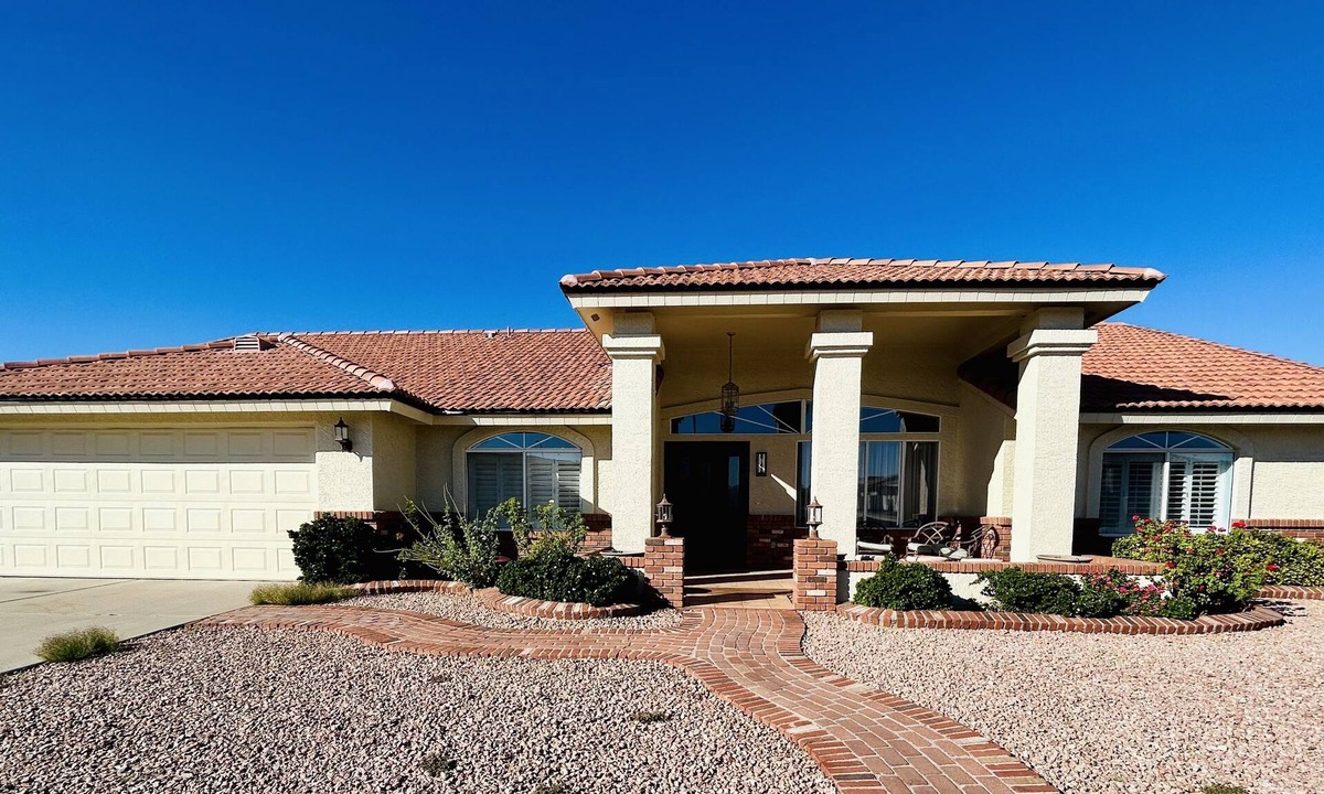 Sunland Village East House | Cozy Beautiful Mesa Escape Golf King Bed Sauna Relax! 55+ Sunland Golf Community