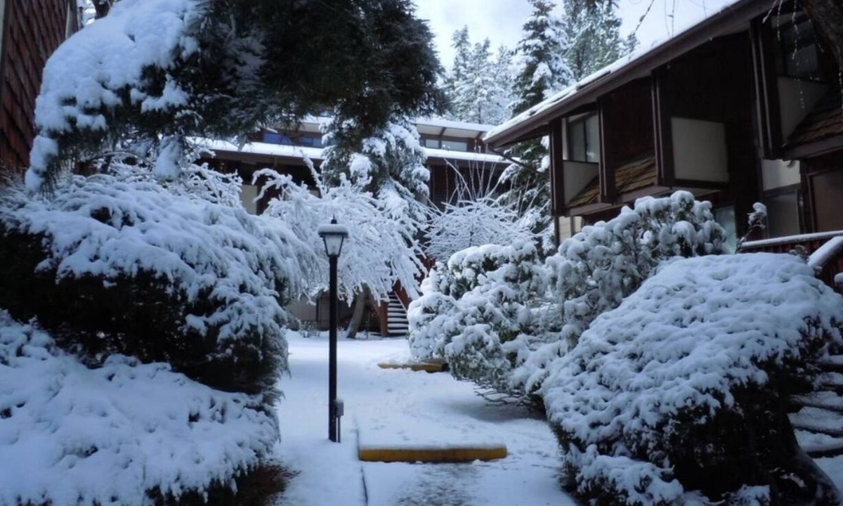 Big Bear Lake House | Cozy Big Bear home next door to snow summit