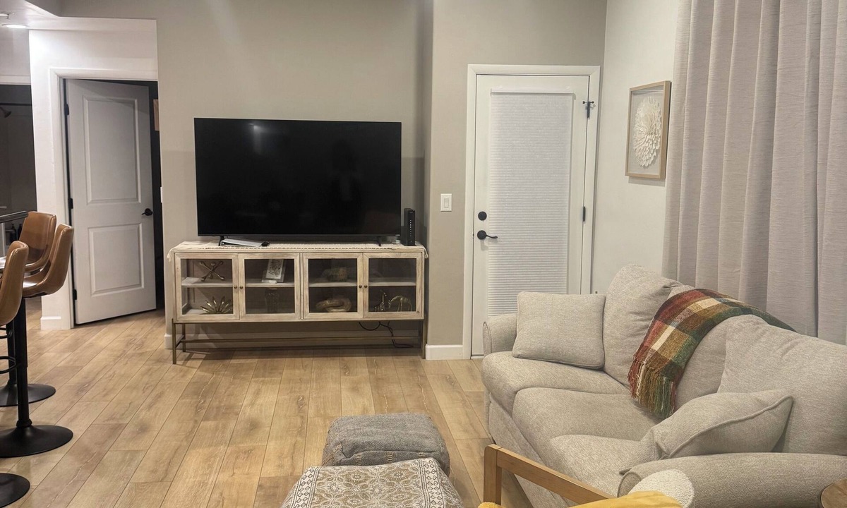Tucson Condo | Cozy Condo Retreat Steps to the River Walk!