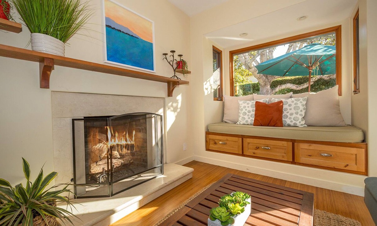 West Mesa House | Darling, Beach-Close, 6 Blocks to Bch Stairs, Walk to Dine, Shop, Park, Grocery