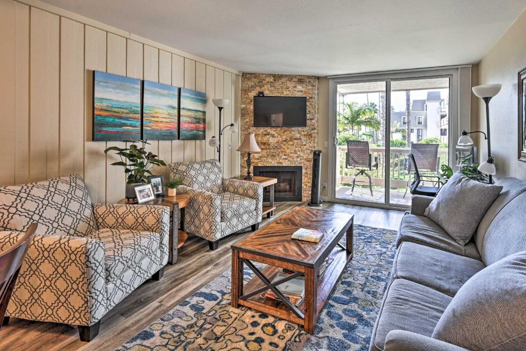 Townsite House | 'Deja Blue' Oceanside Condo on Beach w/Pools!