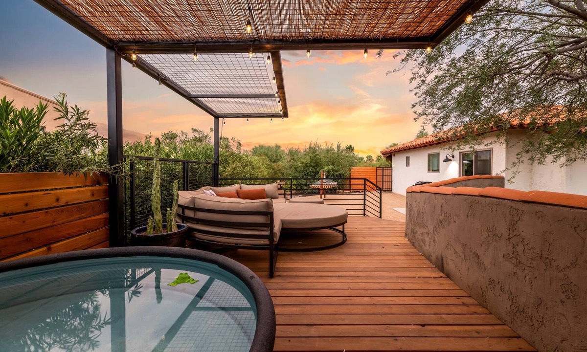 Rio Verde Foothills House | Desert Casita | Four Peaks Views with Cowboy Tub