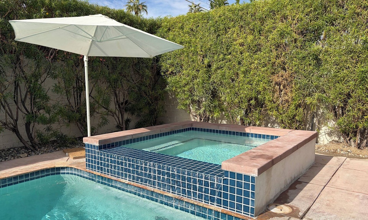 Twin Palms House | Desert Gold—Twin Palms 1960s Modern Home