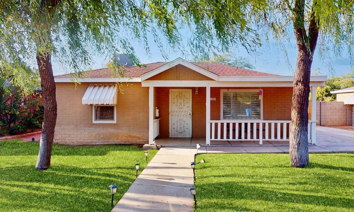 Coronado House | Dog-Friendly Home with Enclosed Yard, Central AC, Washer/Dryer & Free WiFi