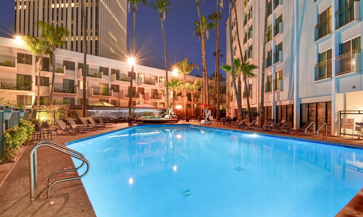 Encanto Hotel | DoubleTree by Hilton Phoenix Midtown