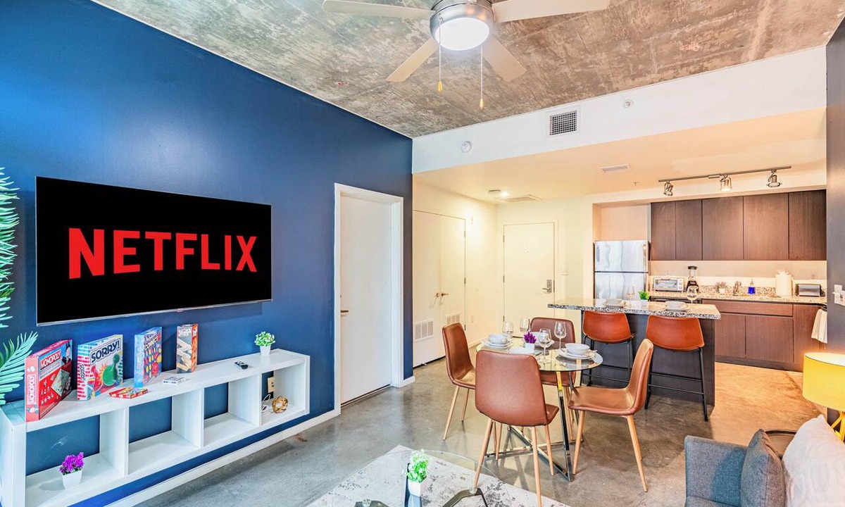 Evans Churchill Apartment | Downtown PHX Oasis Retreat with Gym|Pool & Parking