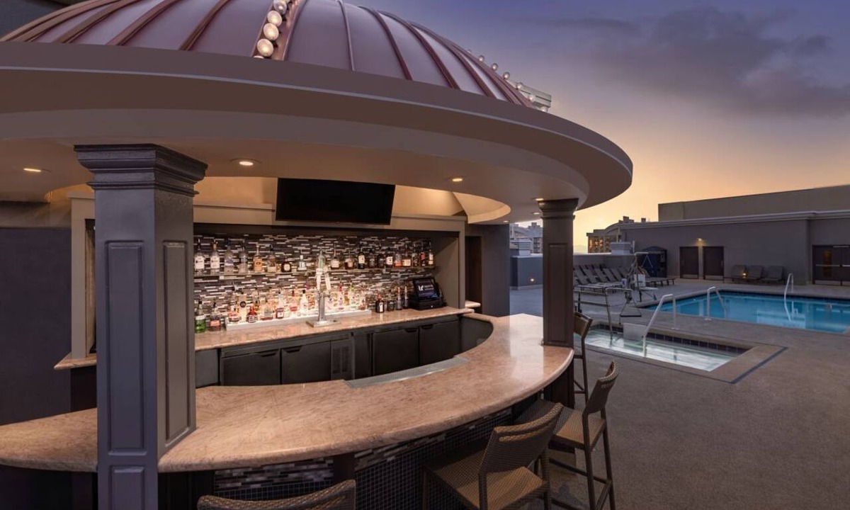 Las Vegas Hotel | Dream Las Vegas Retreat Steps from the Strip!