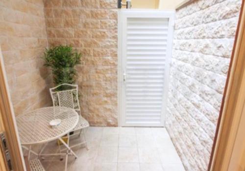 Faubourg Saint-Germain Apartment | Eiffel Tower studio with patio