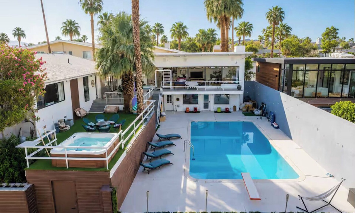 Las Vegas House | Elegant Mid Century Villa I Views, Pool, Gym and Spa