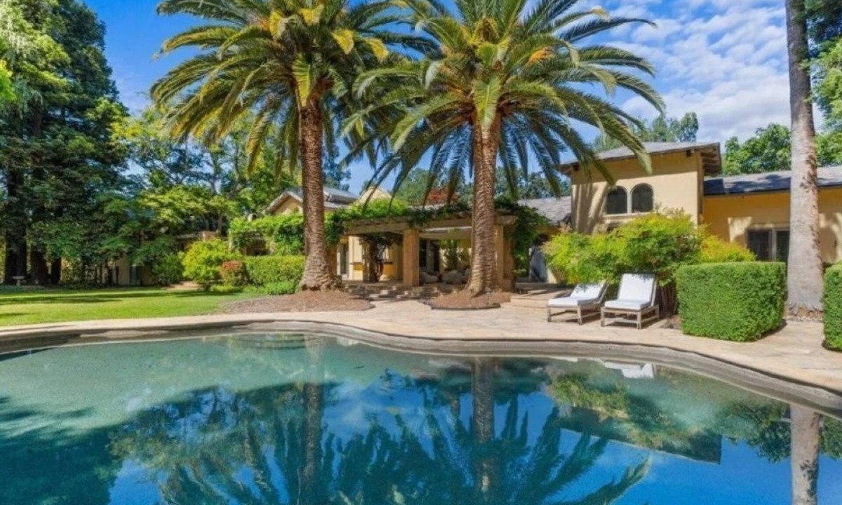 Sonoma House | Elegant Sonoma Estate on 3 Private Acres in Prime location