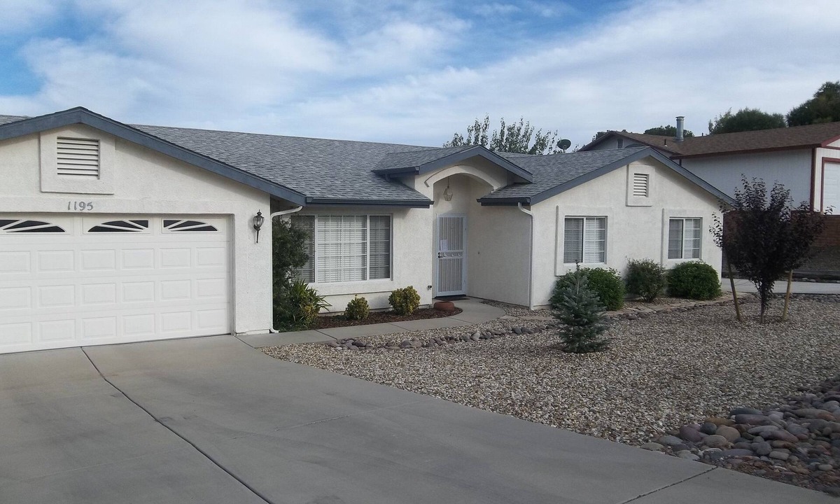 Prescott Country Club House | Enjoy relaxing in the Jacuzzi or playing a round of golf!
