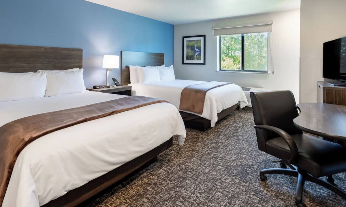 Sundance Hotel | Escape to Buckeye for a Pet-Friendly Getaway w/Free Parking & Kitchen