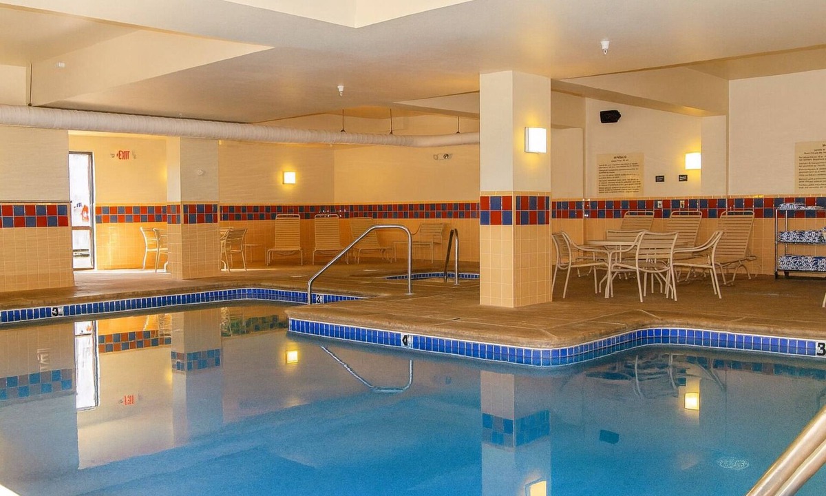 Kingman Hotel | Explore Route 66 in 2 Units w/Free Breakfast, Access to Indoor Pool & Hot Tub