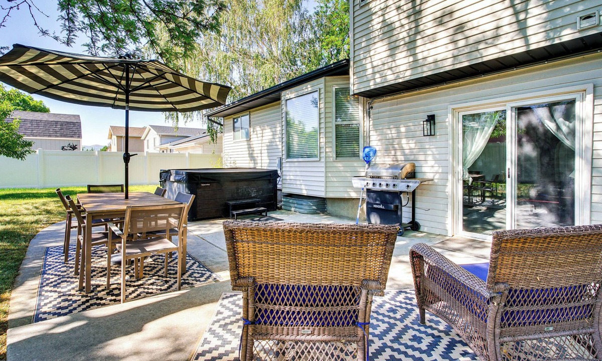 Sandy House | Explore the Wasatch: Home Near Cottonwood Canyons