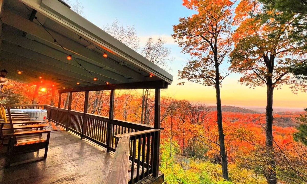 Front Royal Cabin | Exquisite Mountaintop View HotTub Billiard Shenandoah Natl Park River