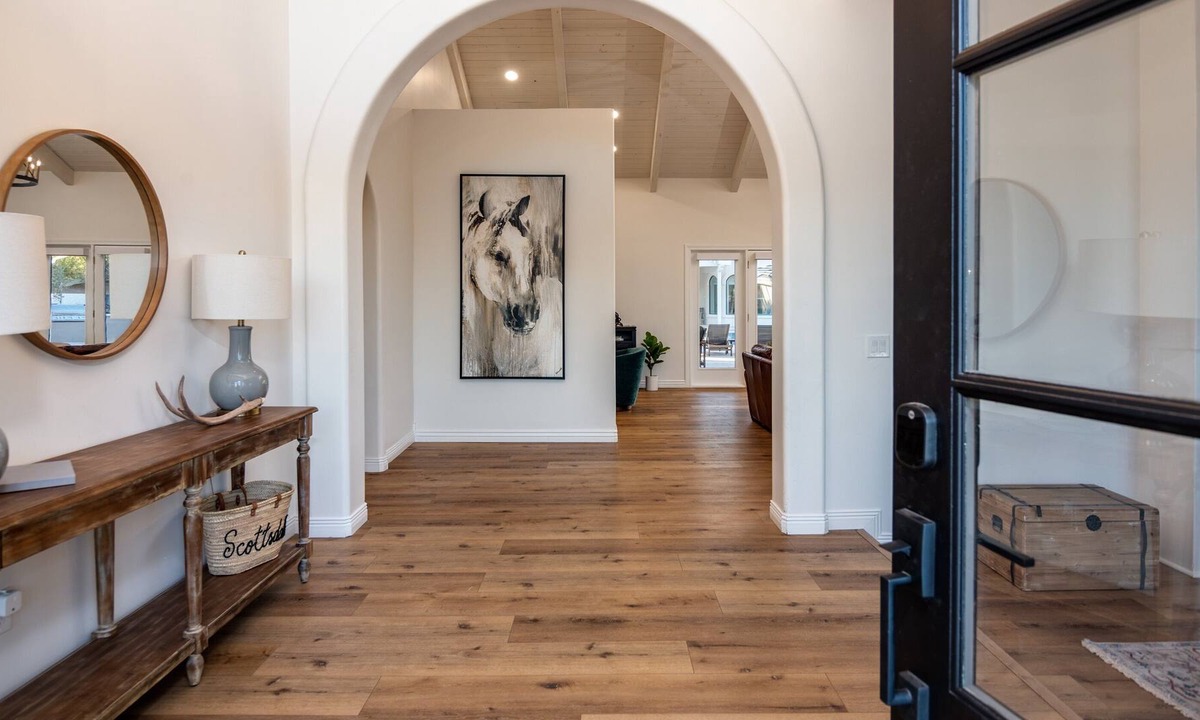 Cactus Acres House | Extravagant Scottsdale Oasis-- pickle ball, basketball, pool, firpits!