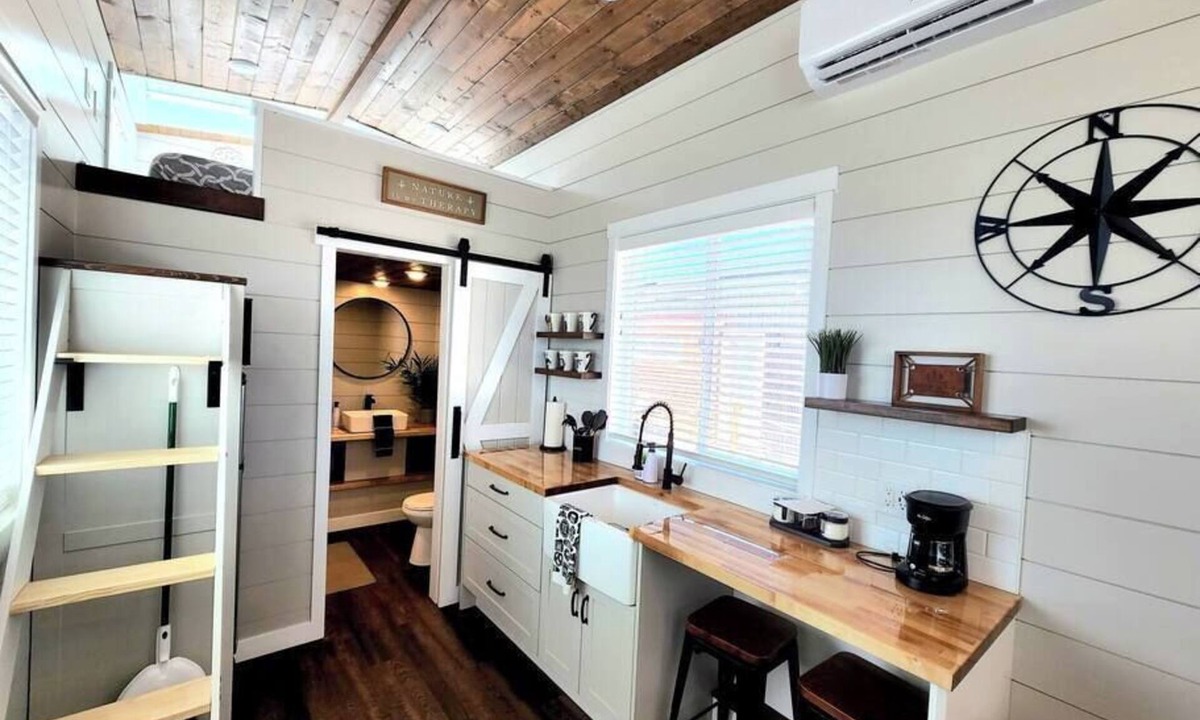Apple Valley House | Family-Friendly Tiny Home Firepit BBQ Zion