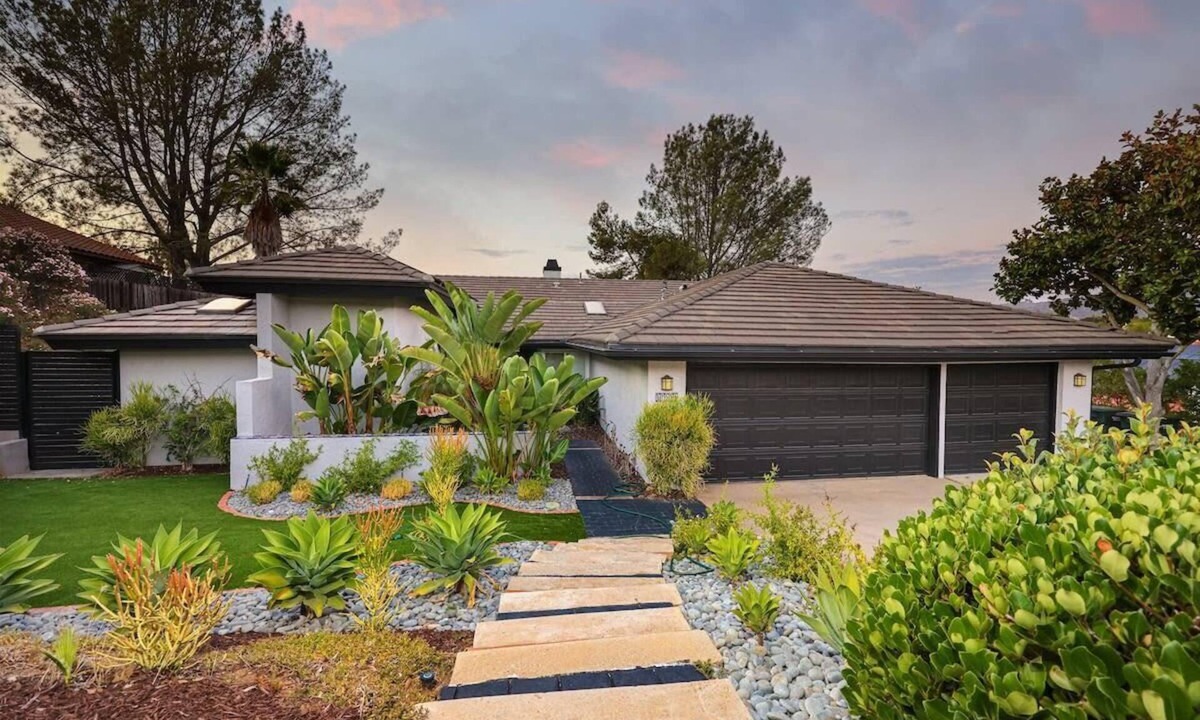 Poway House | Family Retreat w/Hot Tub, Big Back Deck & Games!